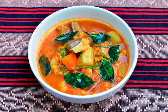 Top 10 Must-Try Foods in Myanmar