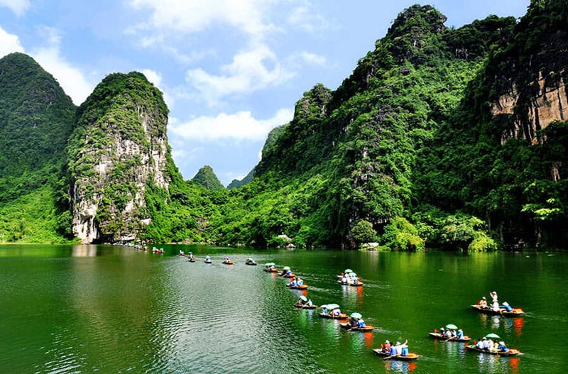 Vietnam Itinerary: The Ultimate Travel Guide from North to South